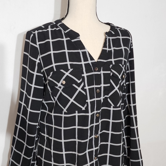 Notations Black and White Checkered Long Sleeve Button Front Blouse, Medium - Picture 2 of 12